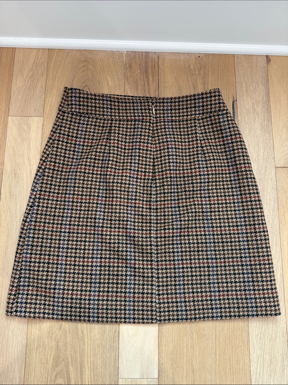 J. Crew Brown Houndstooth Mini Skirt with Subtle Blue & Red Threads - Picture 5 of 5